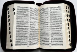 English-Russian Parallel Bible (NASB ) / Англо-Русская Параллельная Библия (Zipper-Black), luxury leather, кожа высокого качества